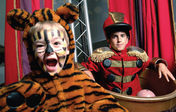 Kids enjoying the Circus exhibition.